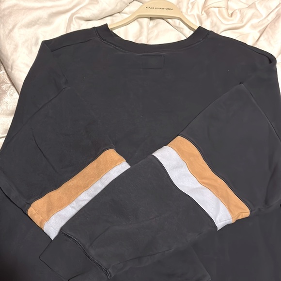 American Eagle sweater size XL, navy blue - Picture 2 of 3